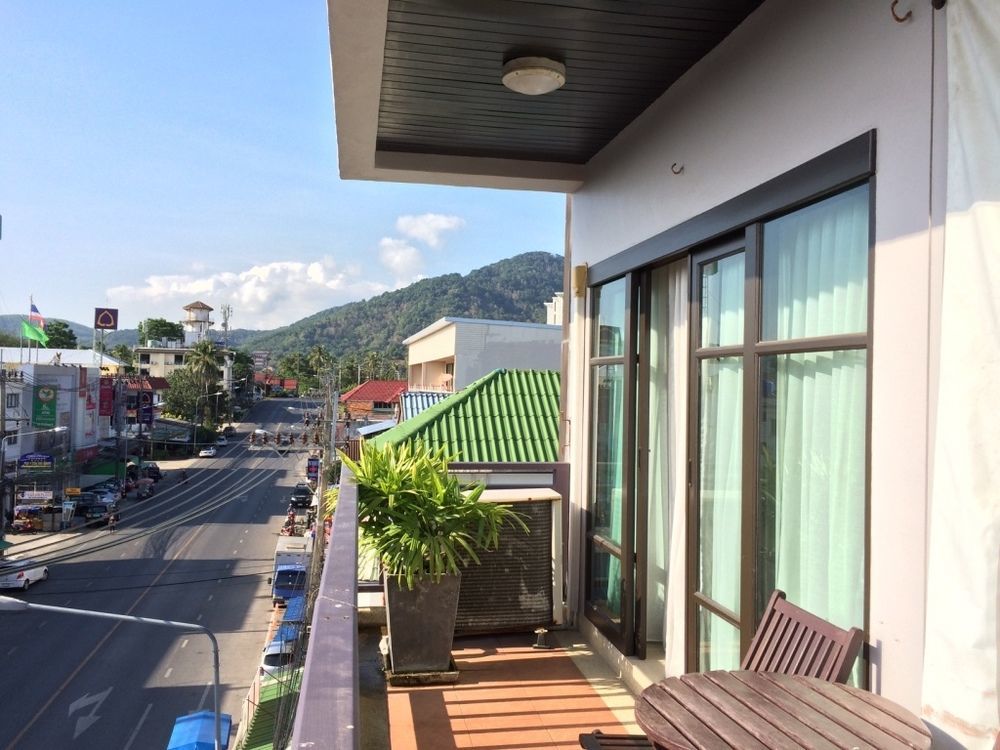 Enjoy'S Beach House & Cafe' Hotel Ban Karon Exterior photo