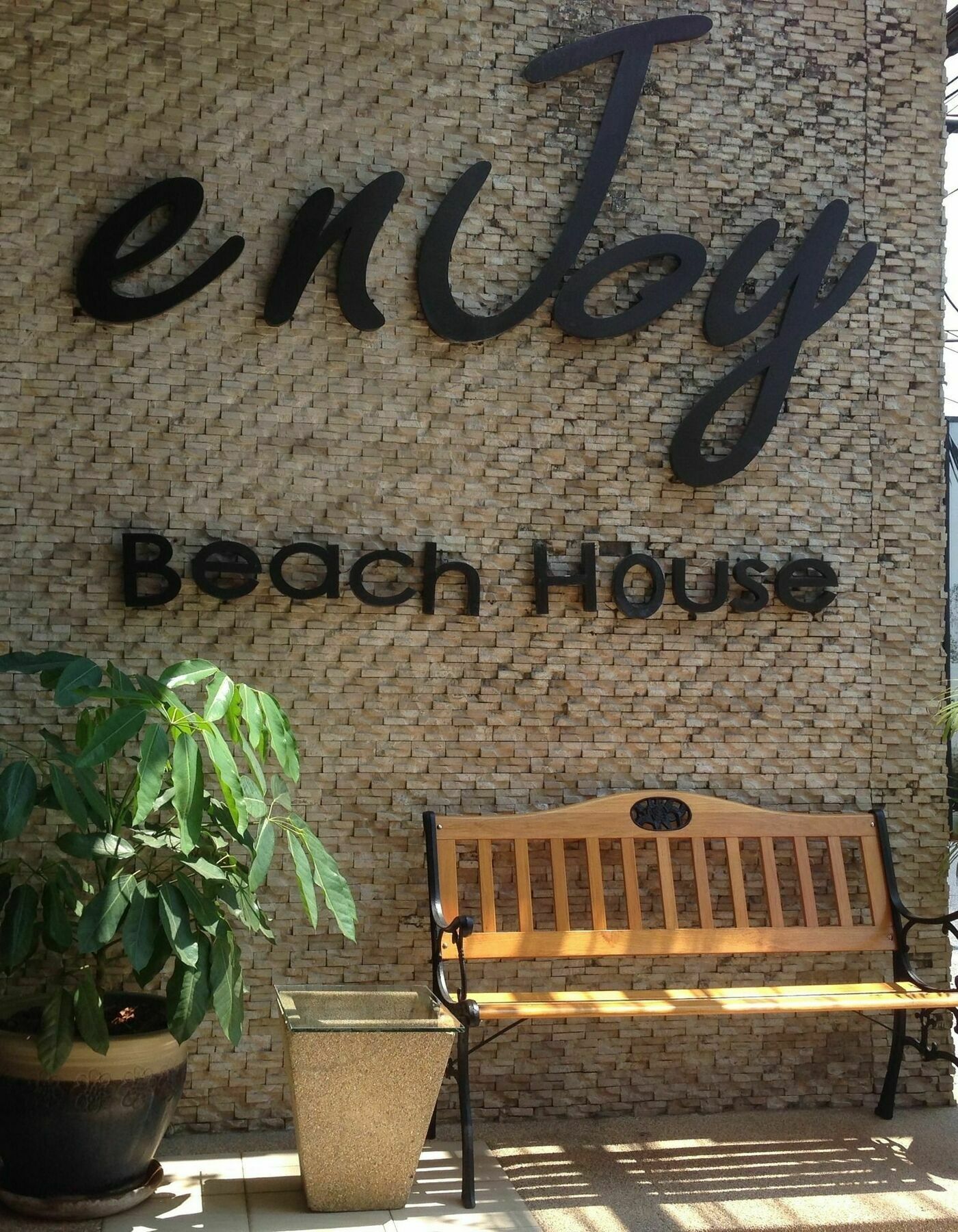 Enjoy'S Beach House & Cafe' Hotel Ban Karon Exterior photo