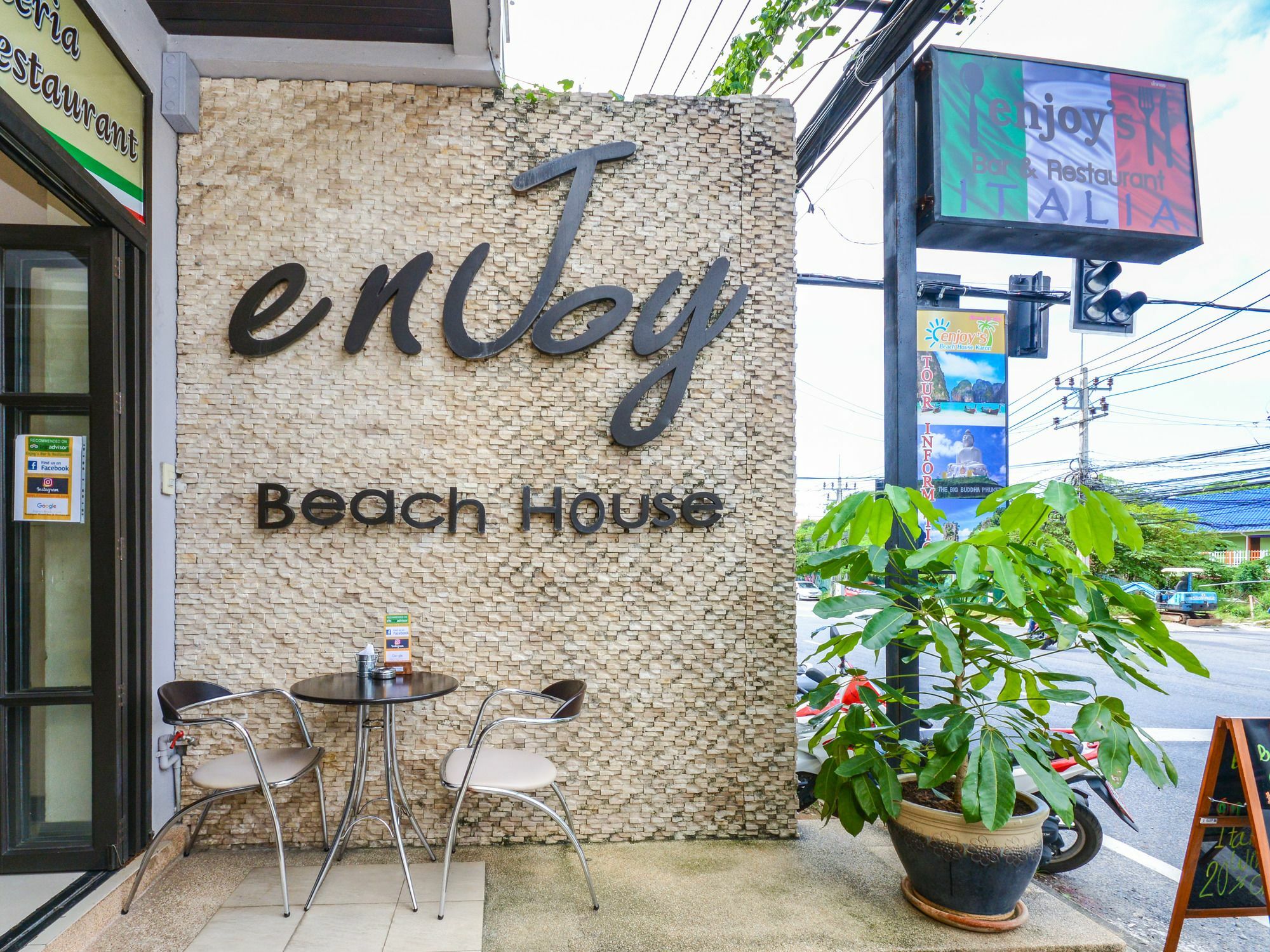 Enjoy'S Beach House & Cafe' Hotel Ban Karon Exterior photo