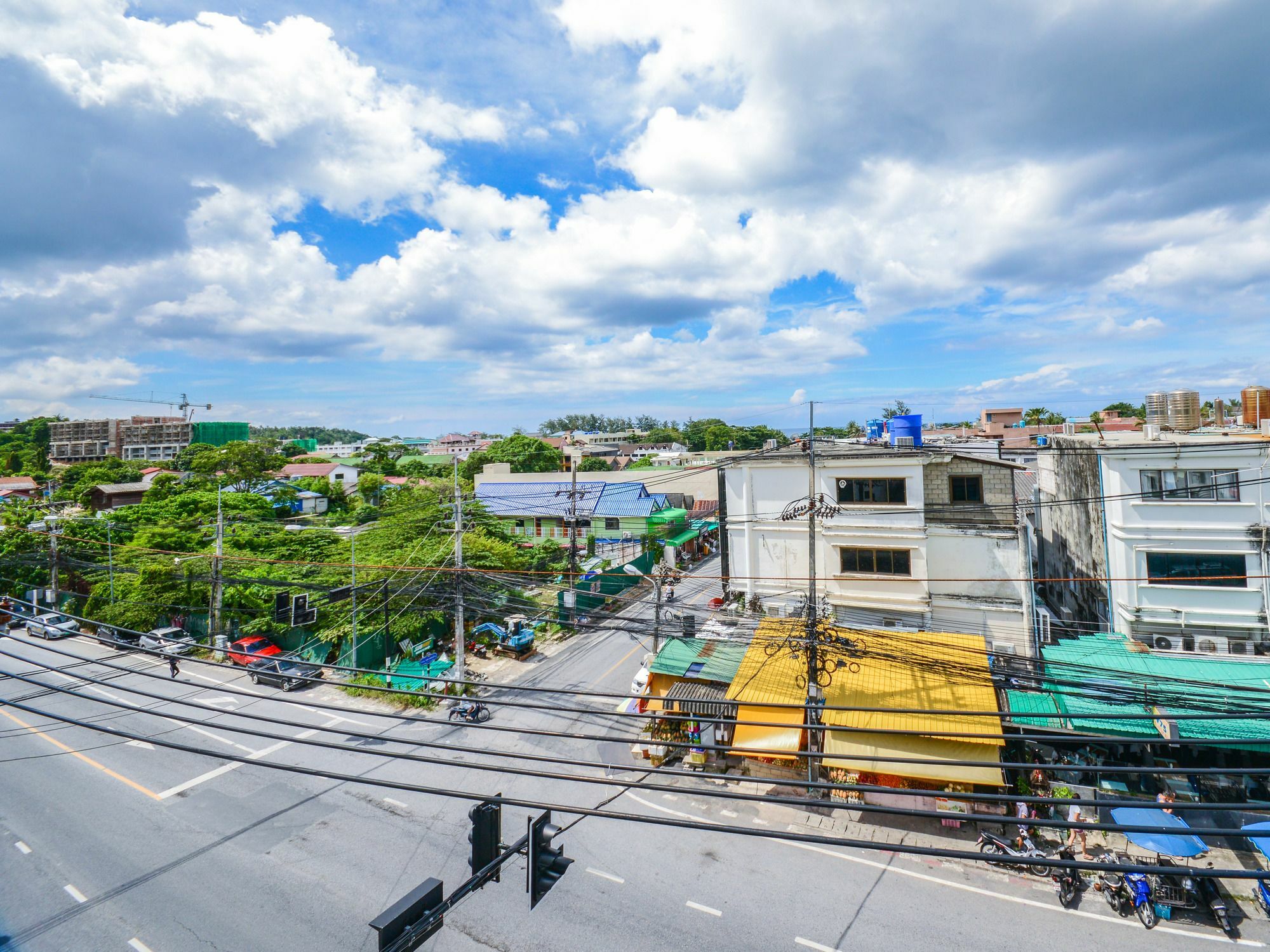 Enjoy'S Beach House & Cafe' Hotel Ban Karon Exterior photo